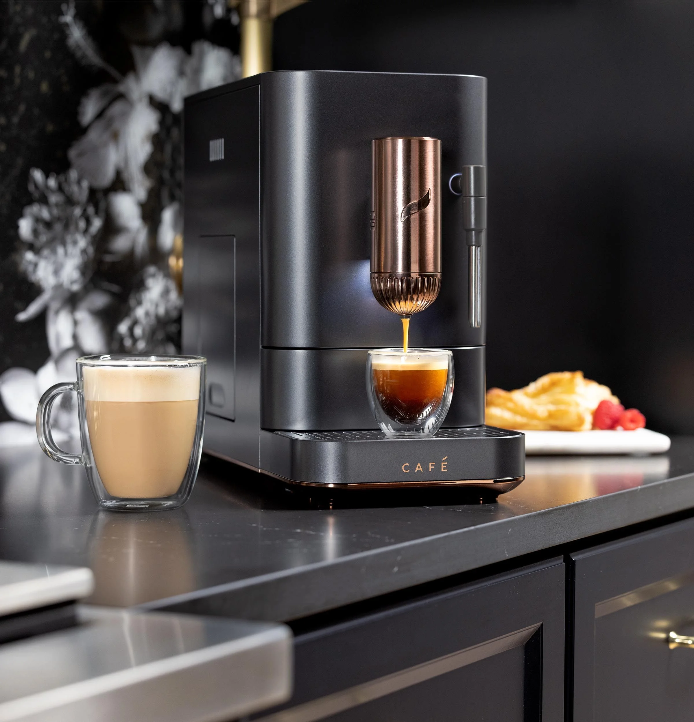 Built-In Conical Burr Grinder & Adjustable Grind Size