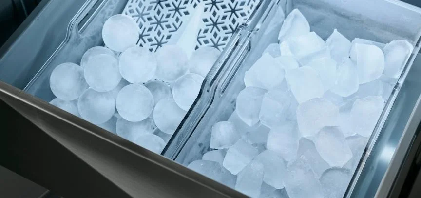 DUAL ICEMAKER WITH WHISKY BALL ICE