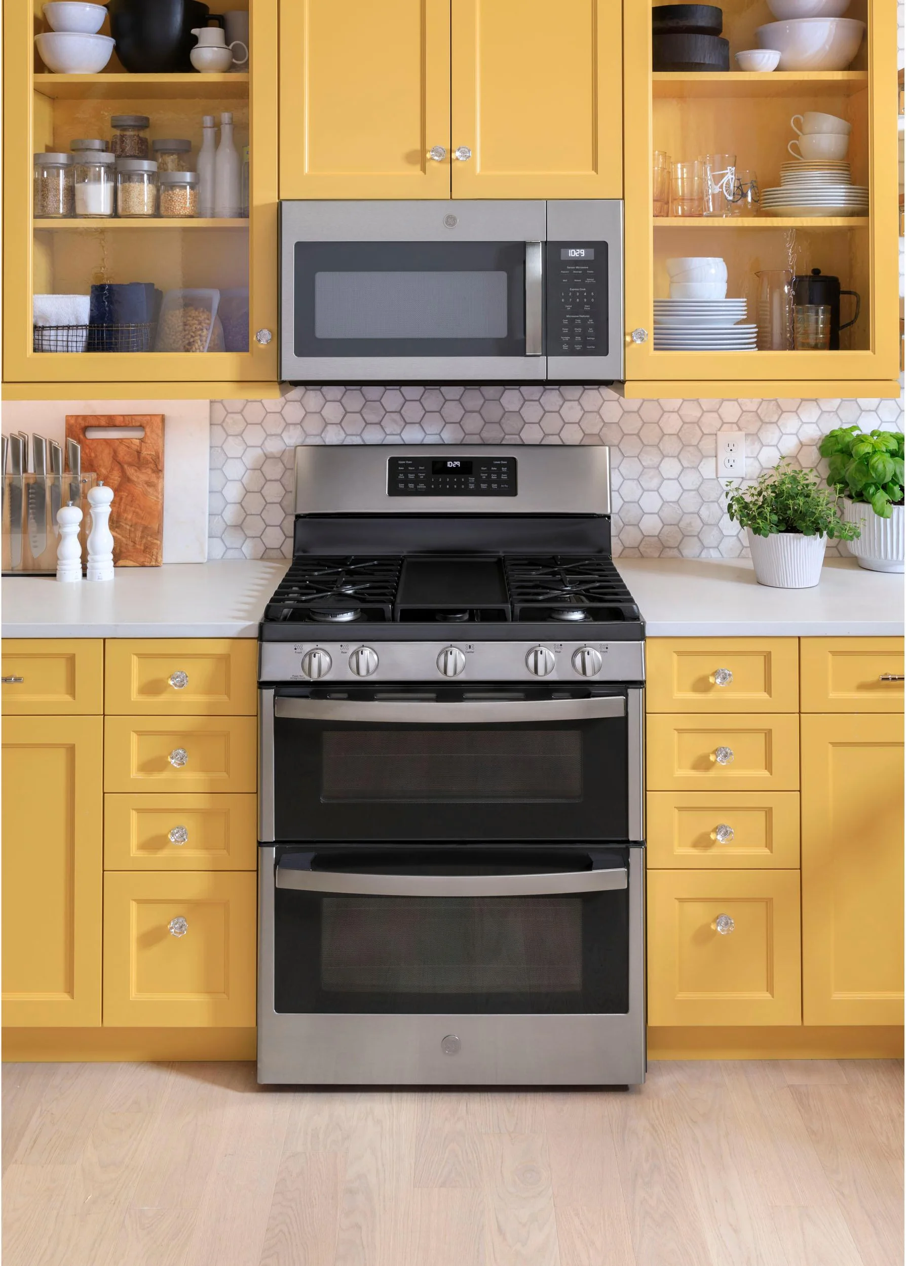 Large capacity double oven