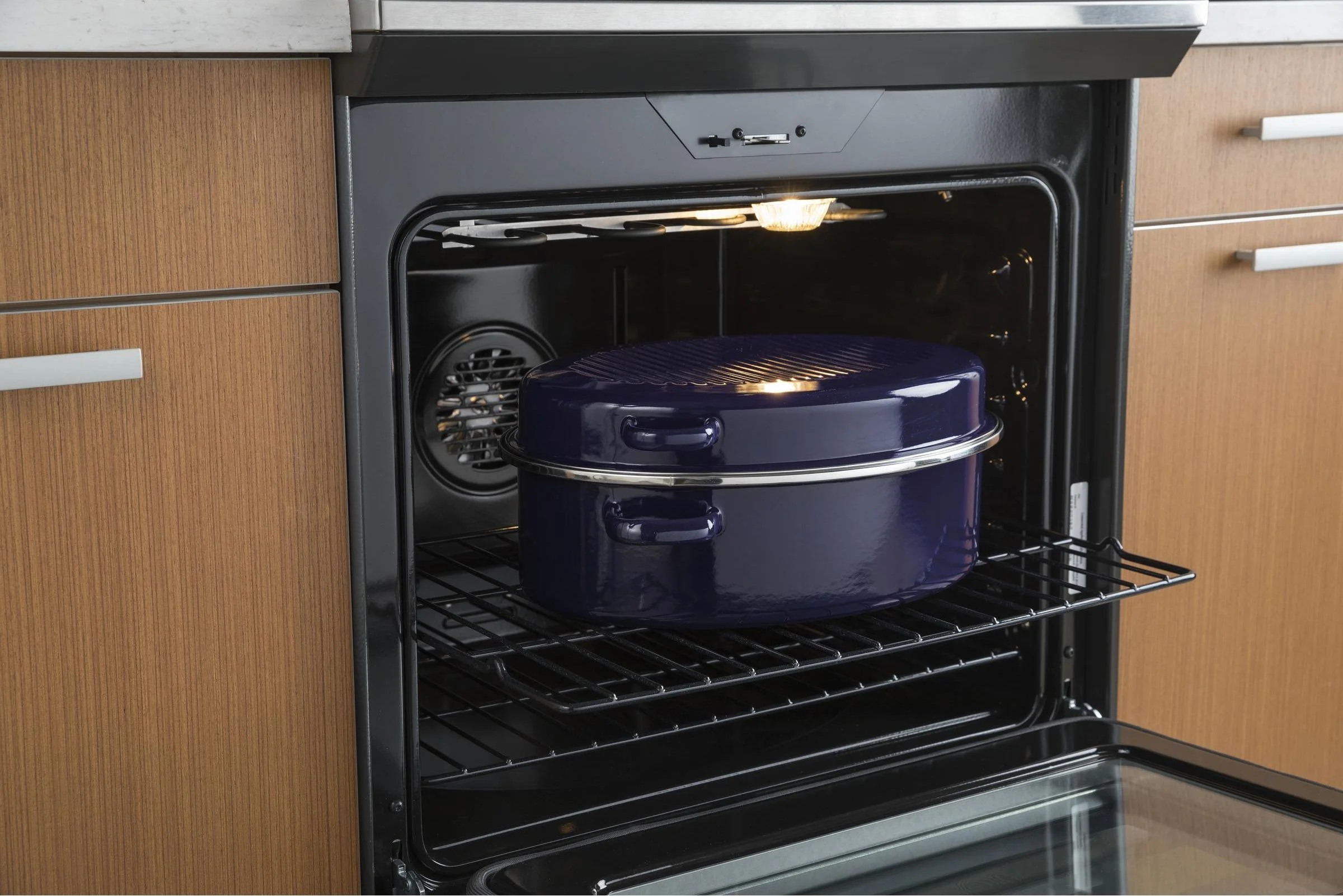 Never-scrub oven racks