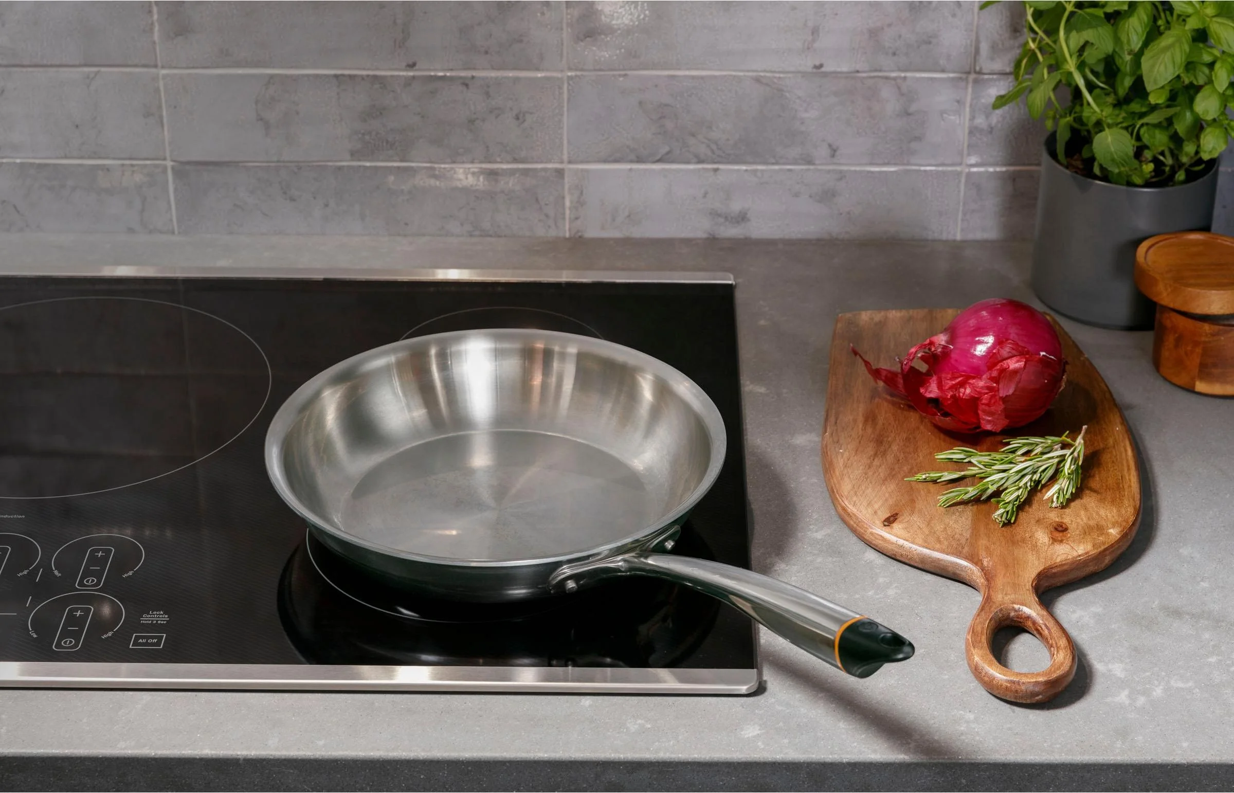 Compatible Cooktop with Smart Cookware
