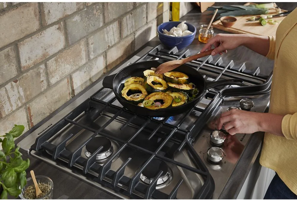 5,000 BTU Even-Heat(TM) Simmer Burner