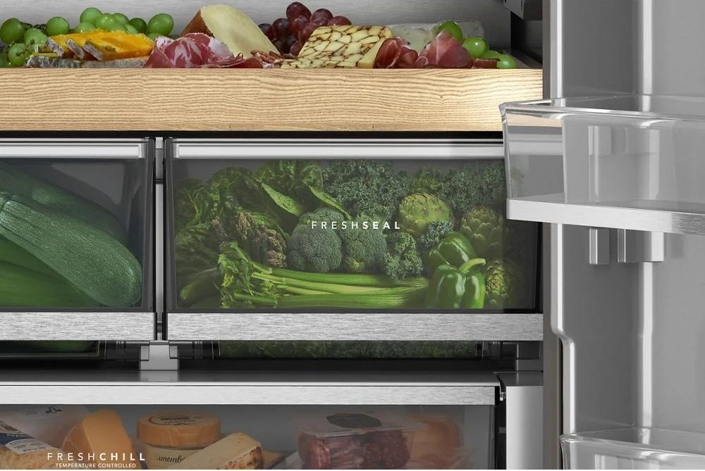 FreshSeal(TM) Humidity-Controlled Crisper Bins