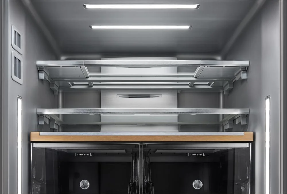 Smoked Crisper Bins with FreshSeal(TM) Technology
