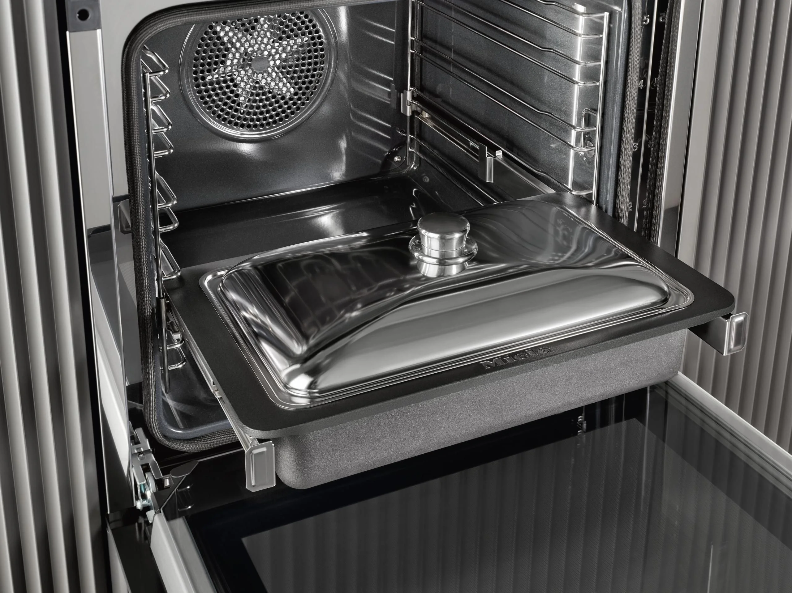 Optimal interaction of appliance and accessories