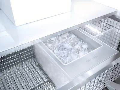 MasterCool(TM) - IceMaker