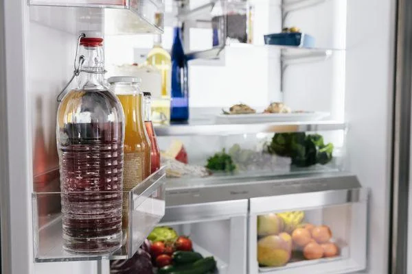 Easy-to-clean stainless steel exterior