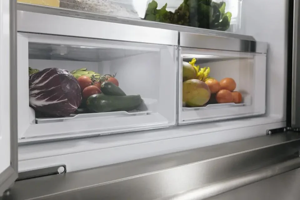 ThermaFresh(R) system keeps your produce fresh
