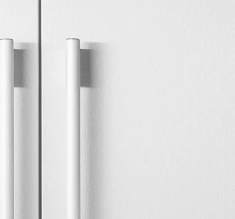 Stainless Steel Panel with Masterpiece(R) Handle