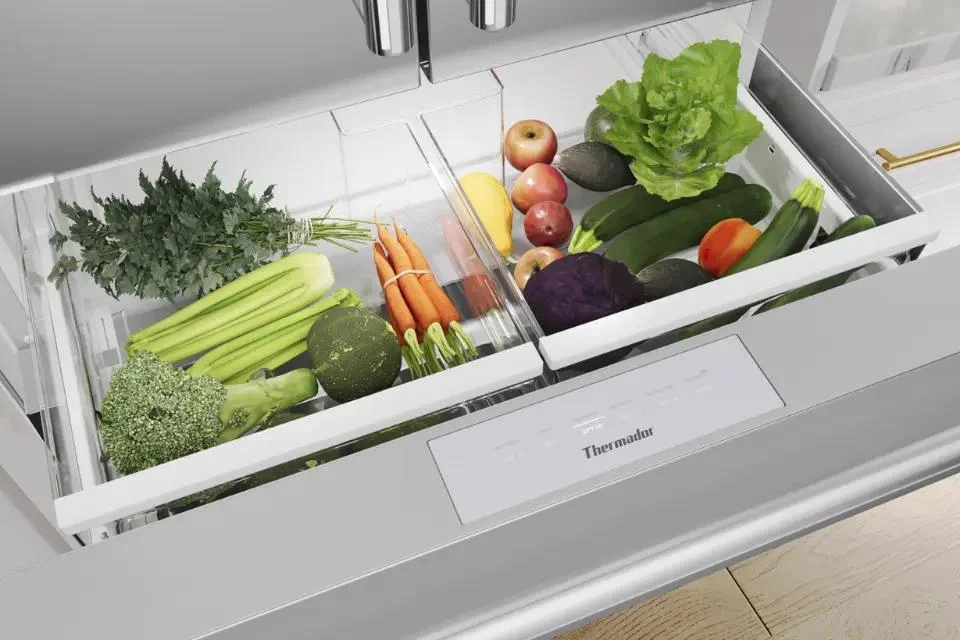 ThermaFresh(R) system keeps your produce fresh