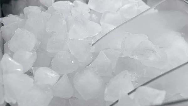 Diamond Shaped Ice for elevated beverages